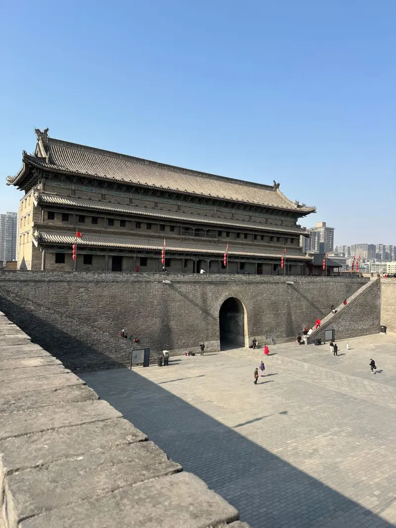 艾美印象影视制作设备选型对比：4K与8K拍摄方案的成本与效果分析